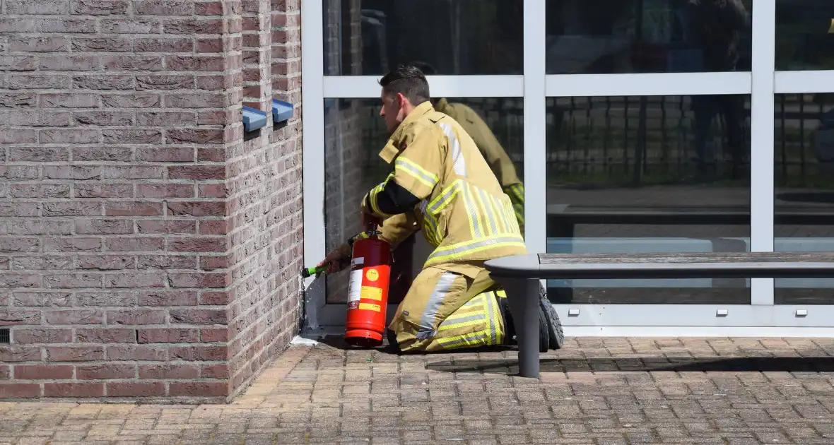 Brand in spouwmuur na wegbranden van onkruid - Foto 3