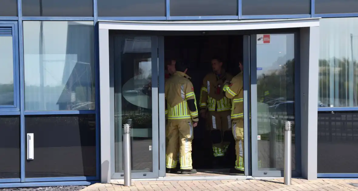 Brand in spouwmuur na wegbranden van onkruid - Foto 6