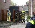 Brand slaat van kliko over op schutting