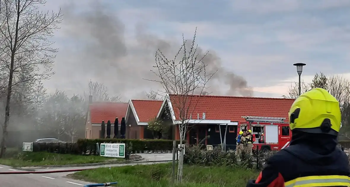 Enorme rookwolken bij brand in voormalig restaurant Wok van Walcheren - Foto 1