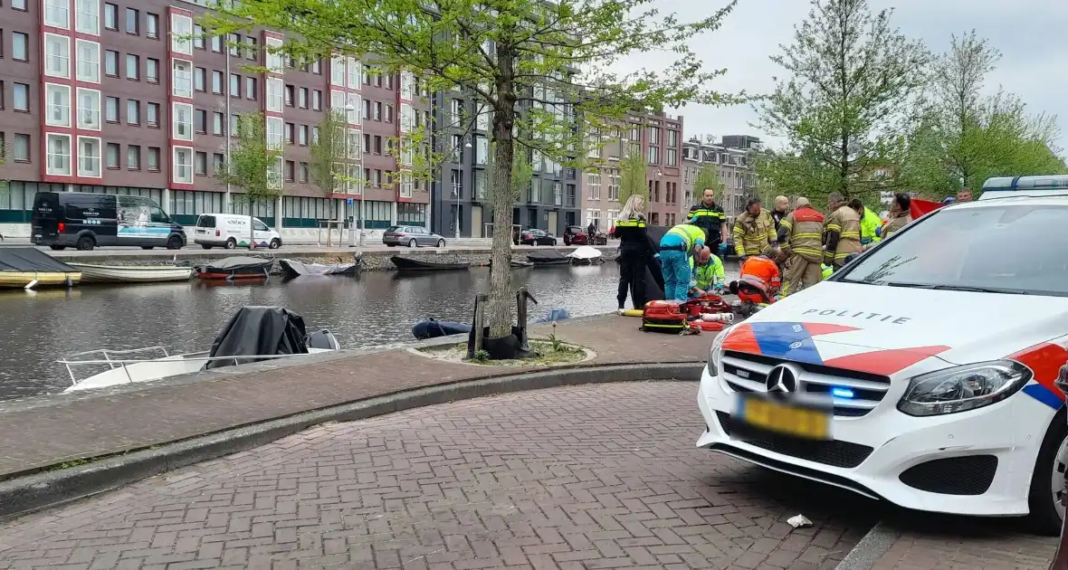 Persoon overleden na te water raken in vaart Boerenwetering - Foto 2