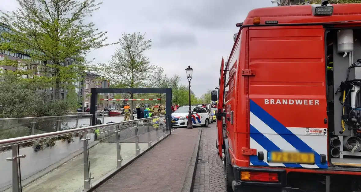 Persoon overleden na te water raken in vaart Boerenwetering - Foto 7