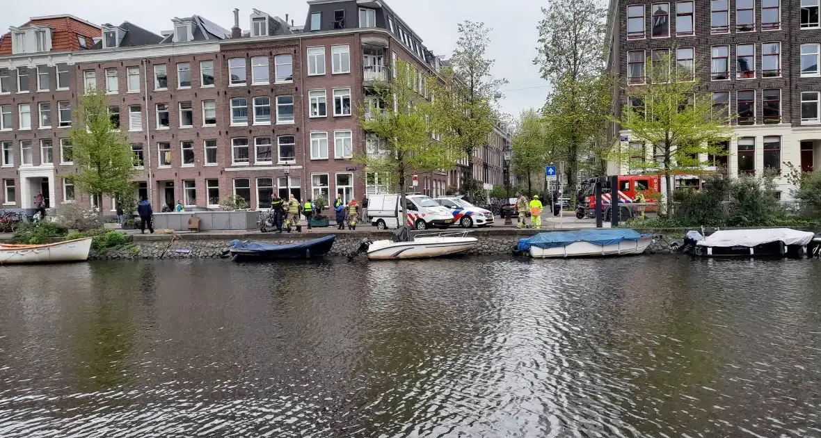 Persoon overleden na te water raken in vaart Boerenwetering - Foto 9