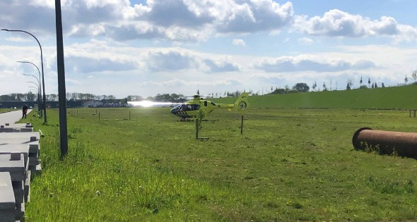 Traumahelikopter landt voor ongeval bij Groente- en Fruithandelaar Bakker - Afbeelding 1