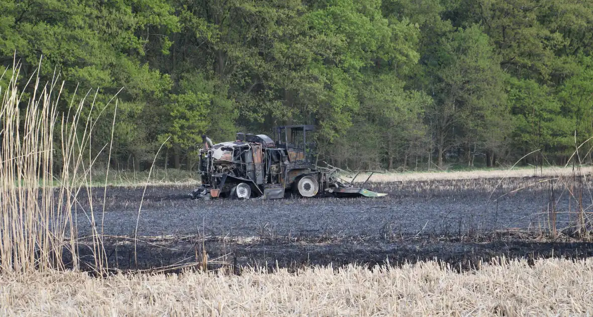 Graanveld grootdeel verwoest vanwege brand - Foto 1