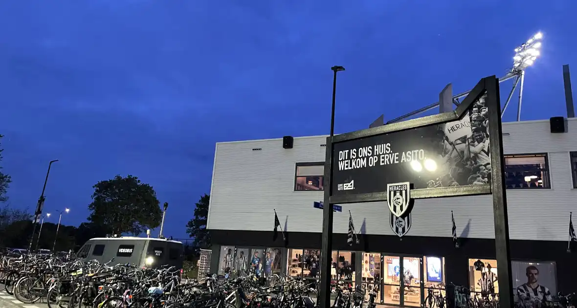 Veel politie op de been vanwege voetbalwedstrijd - Foto 3