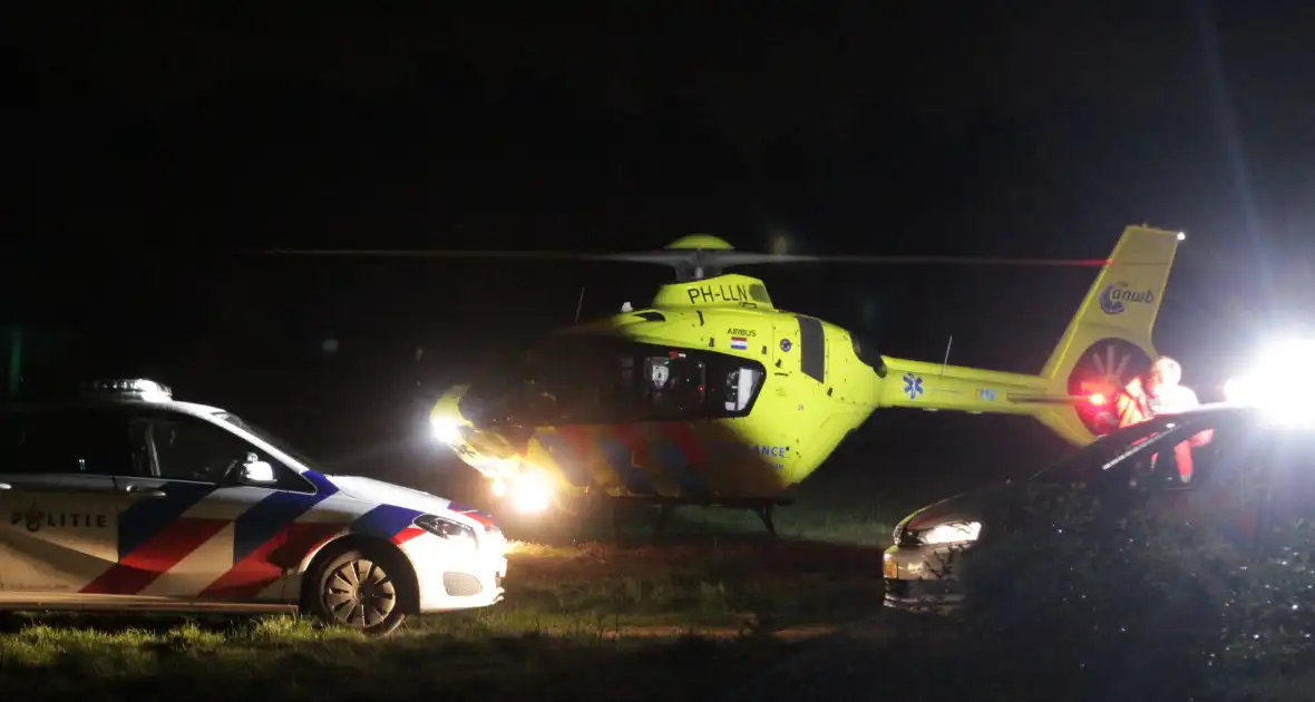 Traumahelikopter landt in weiland vanwege incident - Foto 6