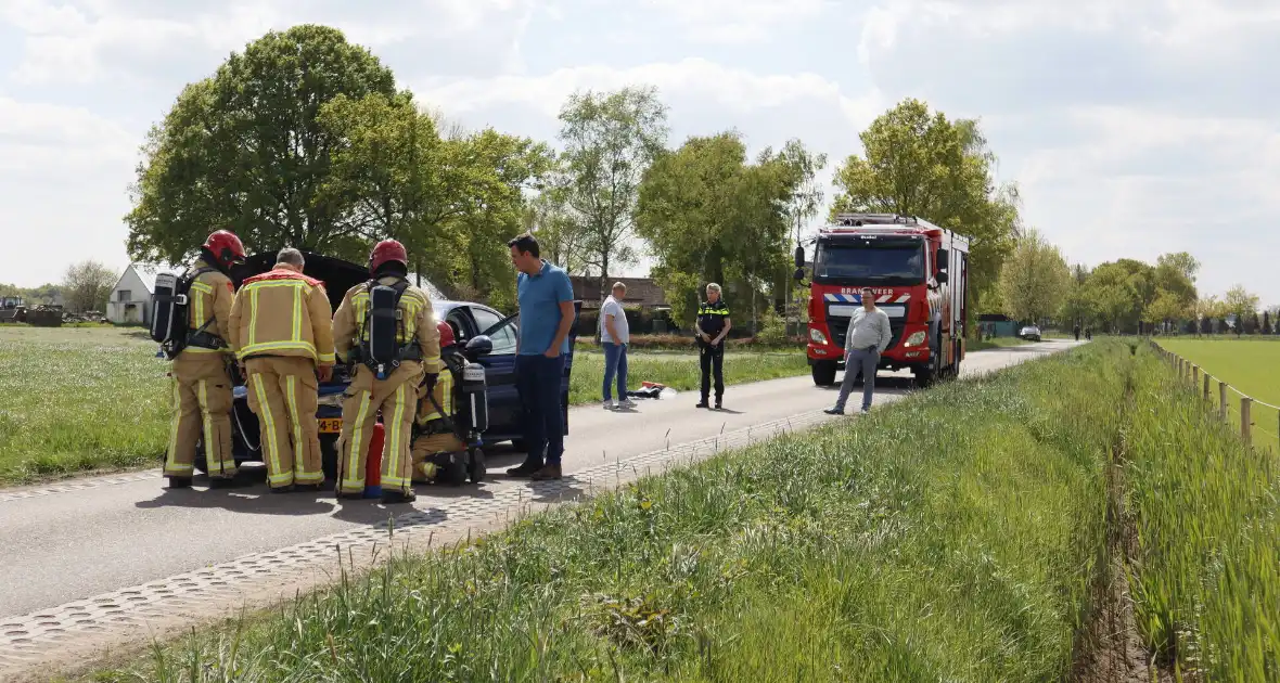 Auto weggesleept na brandschade - Foto 1