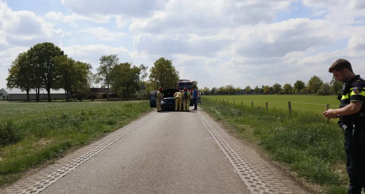 Auto weggesleept na brandschade - Foto 2