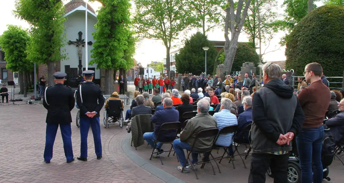 Grote drukte bij Dodenherdenking - Foto 10