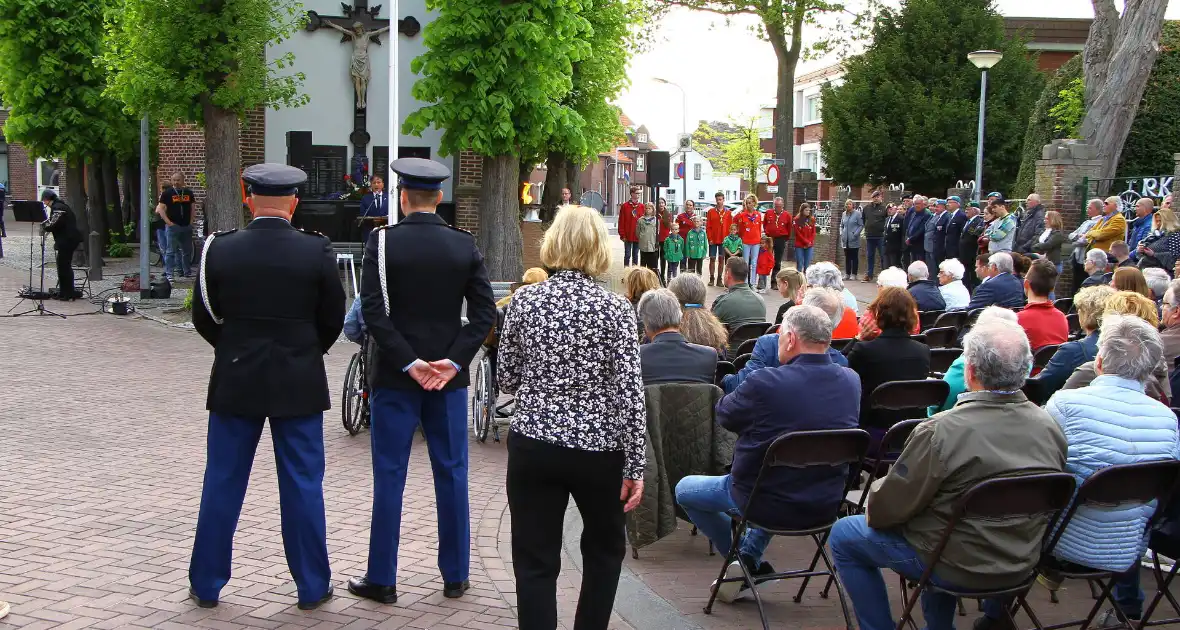 Grote drukte bij Dodenherdenking - Foto 11