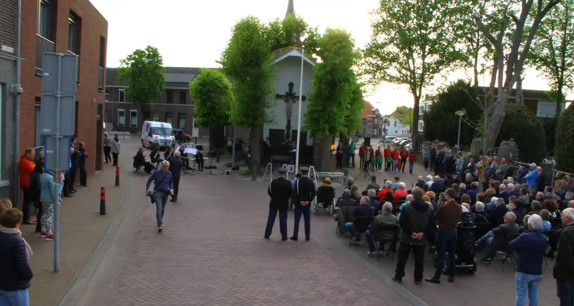 Grote drukte bij Dodenherdenking - Foto 12