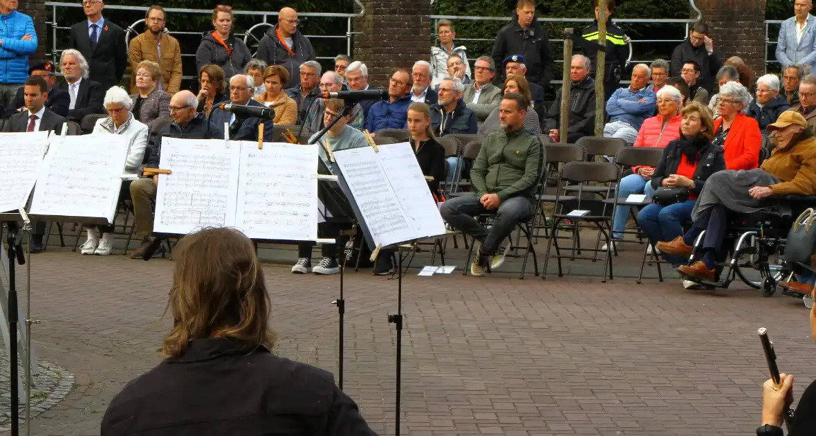 Grote drukte bij Dodenherdenking - Foto 15