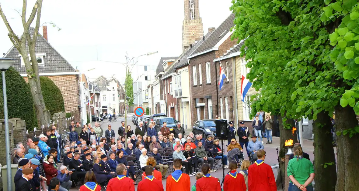 Grote drukte bij Dodenherdenking - Foto 17