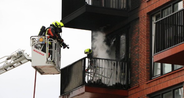 Grote schade na brand op balkon - Afbeelding 4