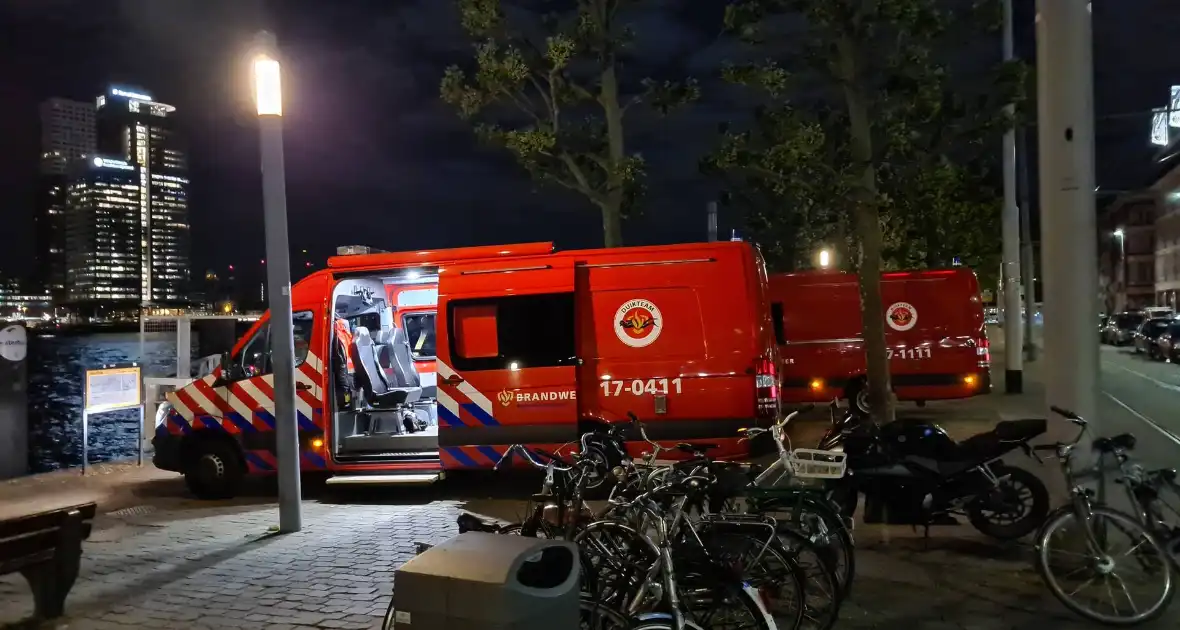 Grote zoekactie naar persoon te water Erasmusbrug - Foto 12