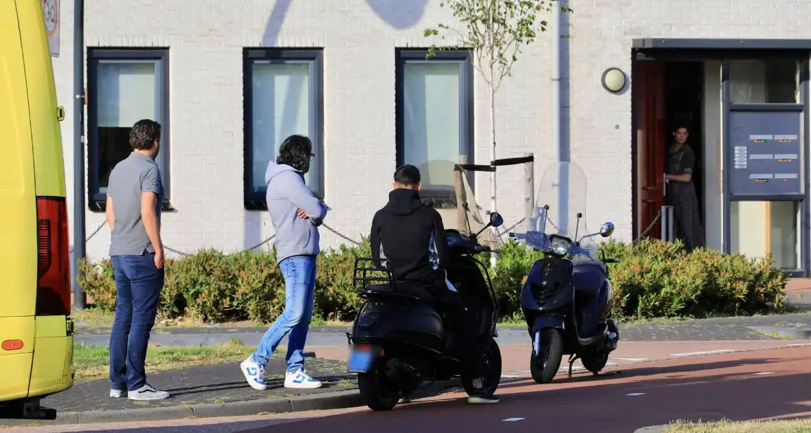 Beschonken scooterrijder gaat hard onderuit - Foto 1