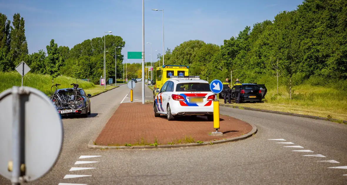 Auto's botsen op kruising in Gein