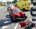 Automobilist gewond bij botsing met paal
