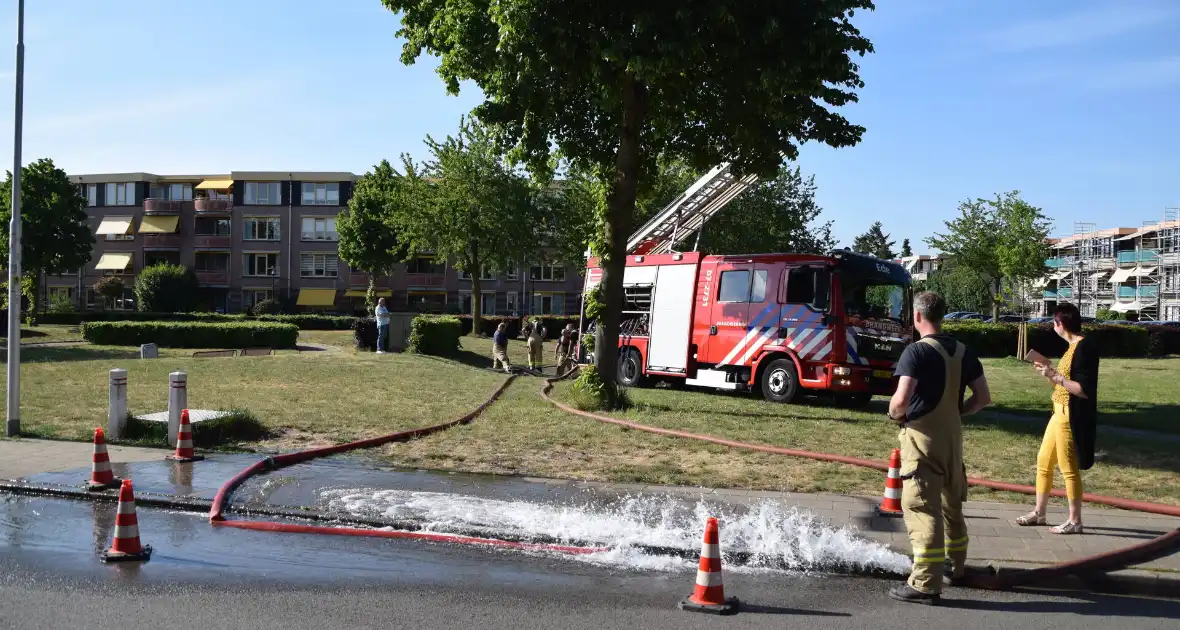 Brandweer pompt fontein leeg - Foto 6