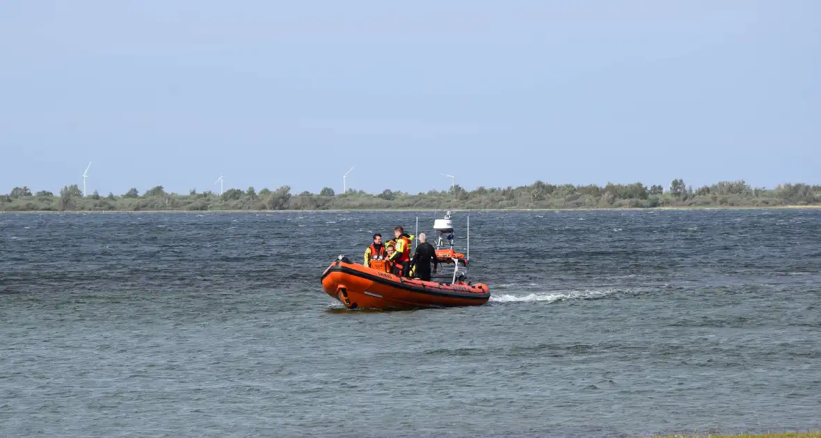 KNRM ingezet voor surfer in de problemen op Grevelingen - Foto 1