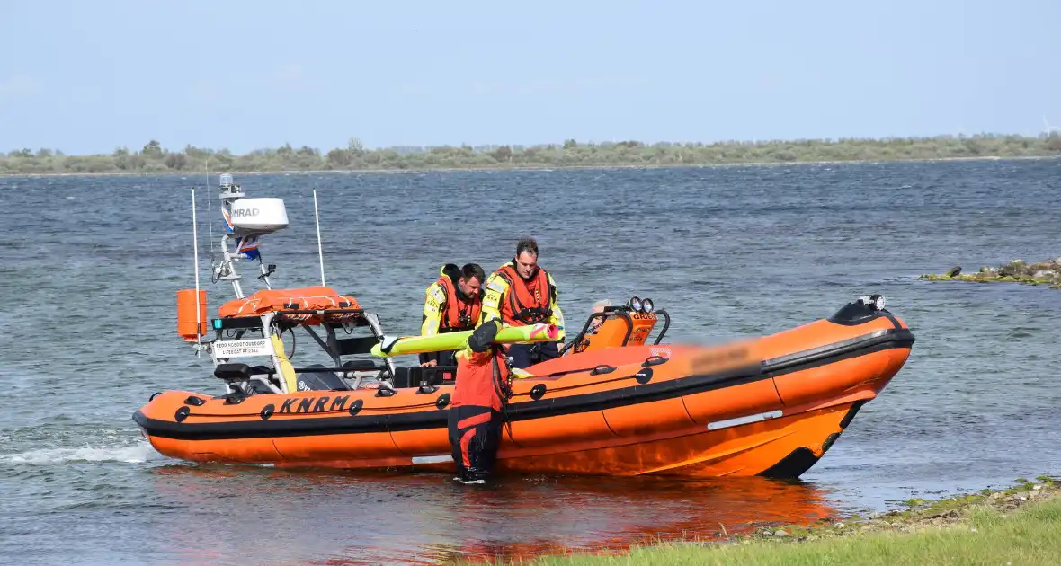 KNRM ingezet voor surfer in de problemen op Grevelingen - Foto 3