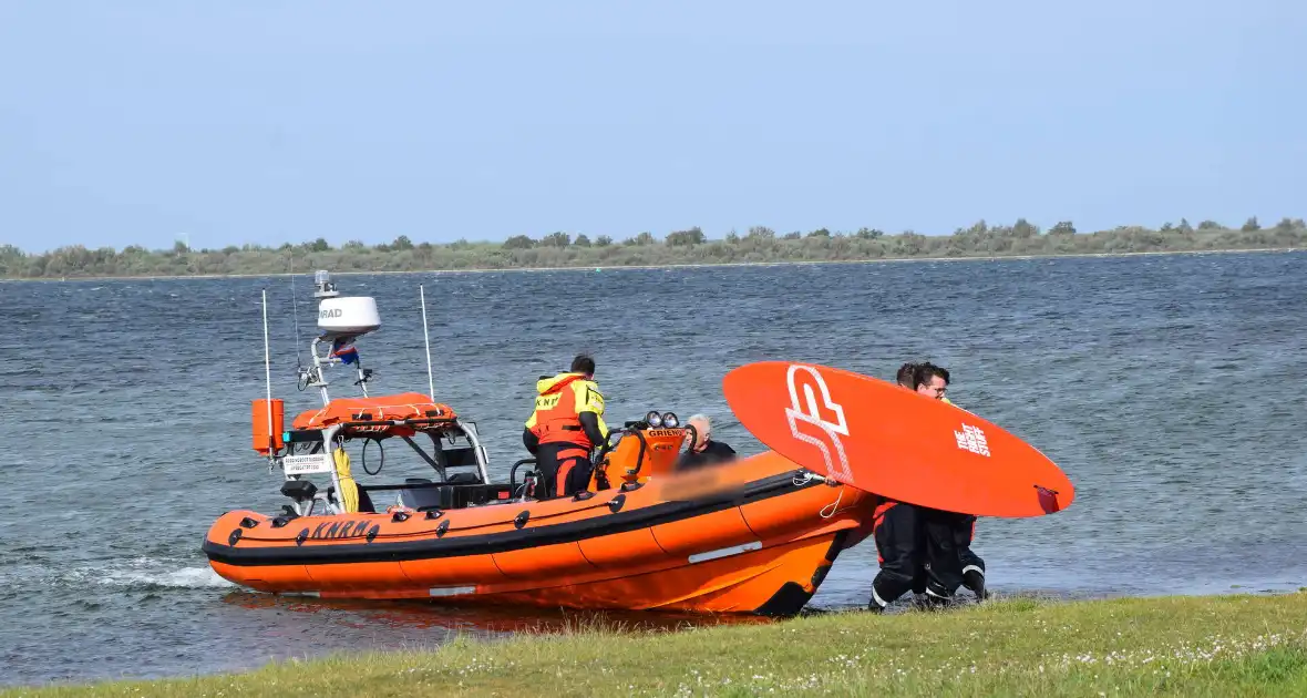 KNRM ingezet voor surfer in de problemen op Grevelingen - Foto 7