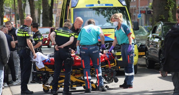 Scooterrijdster gewond bij botsing met openslaand portier