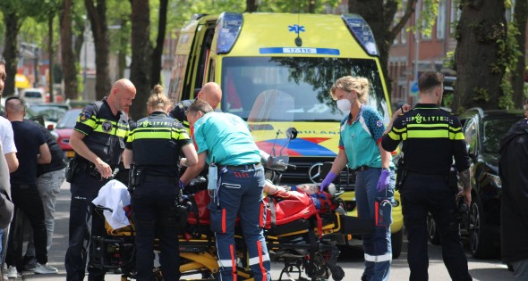 Scooterrijdster gewond bij botsing met openslaand portier