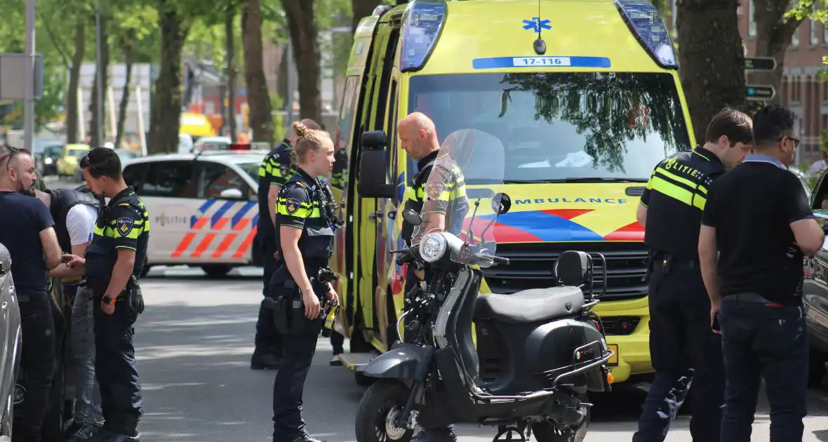 Scooterrijder gewond bij botsing met openslaand portier - Foto 6