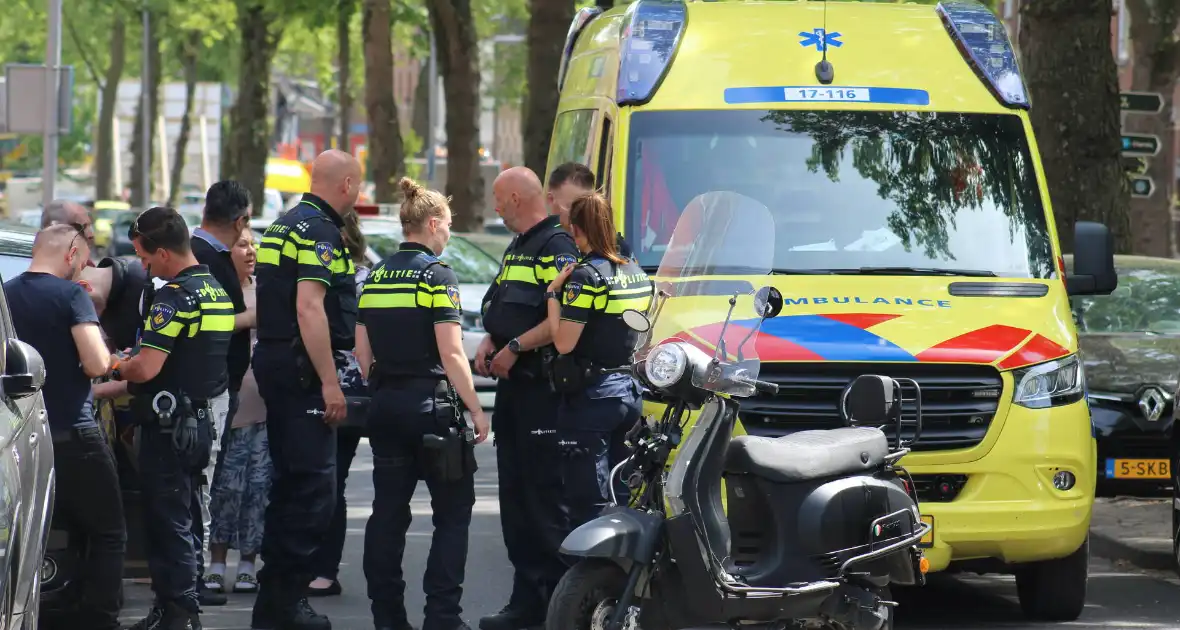 Scooterrijder gewond bij botsing met openslaand portier - Foto 7