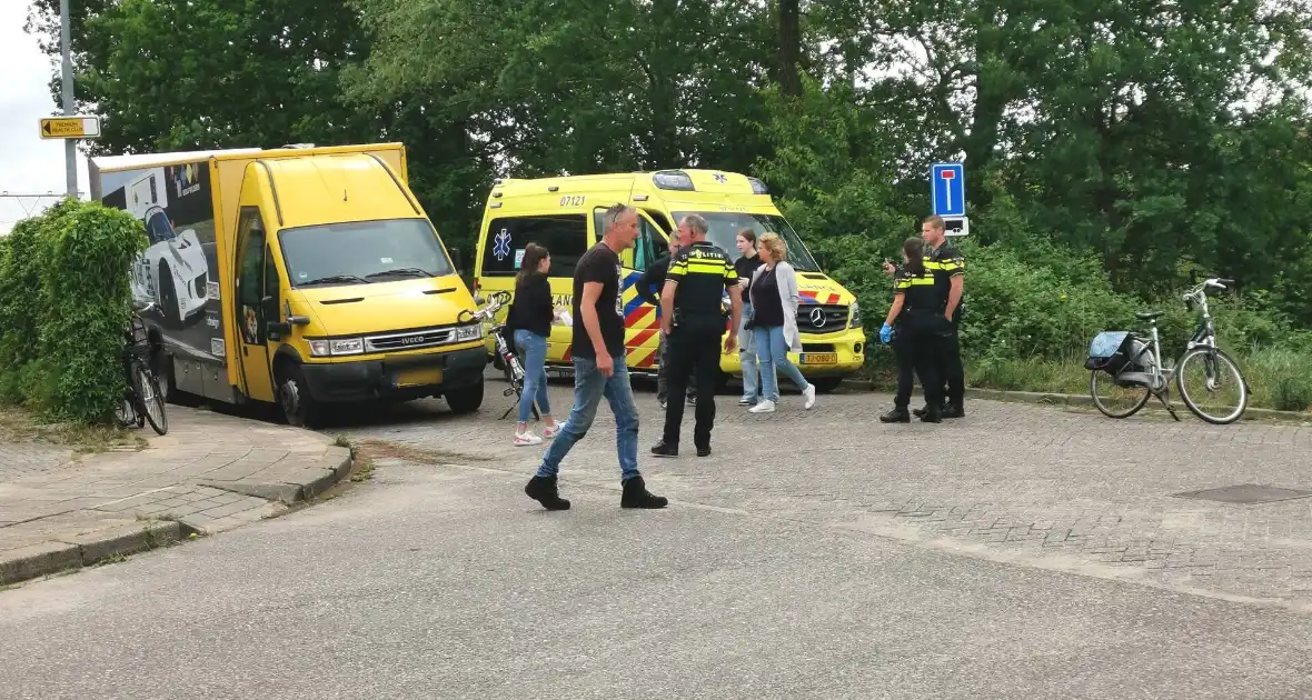 Fietsers gewond bij botsing op kruising - Foto 2