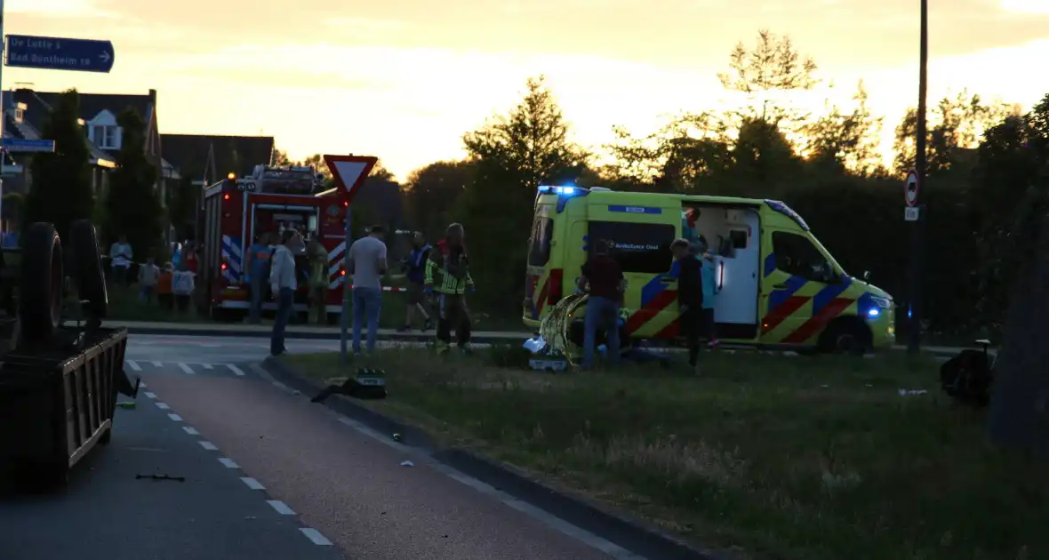 Meerdere gewonden nadat kampioenswagen kantelt - Foto 6