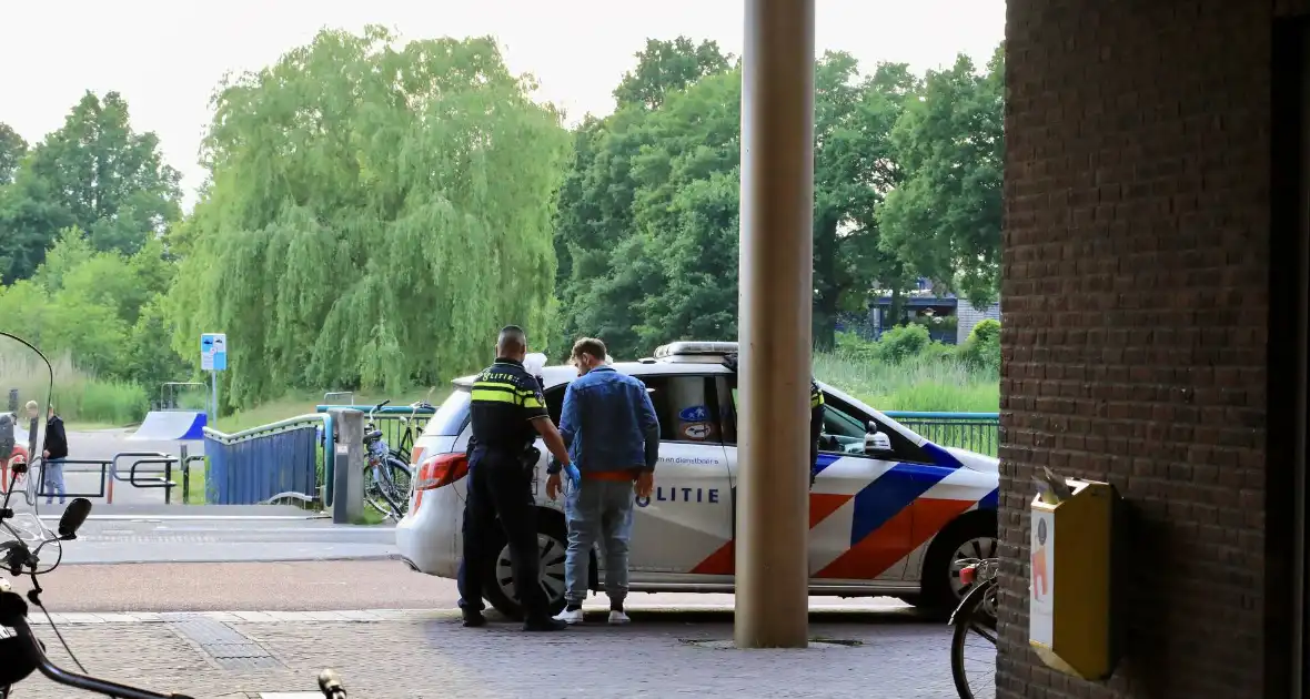 Buitenlandse overlastgever Winkelcentrum De Nieuwe Hof door politie meegenomen - Foto 2