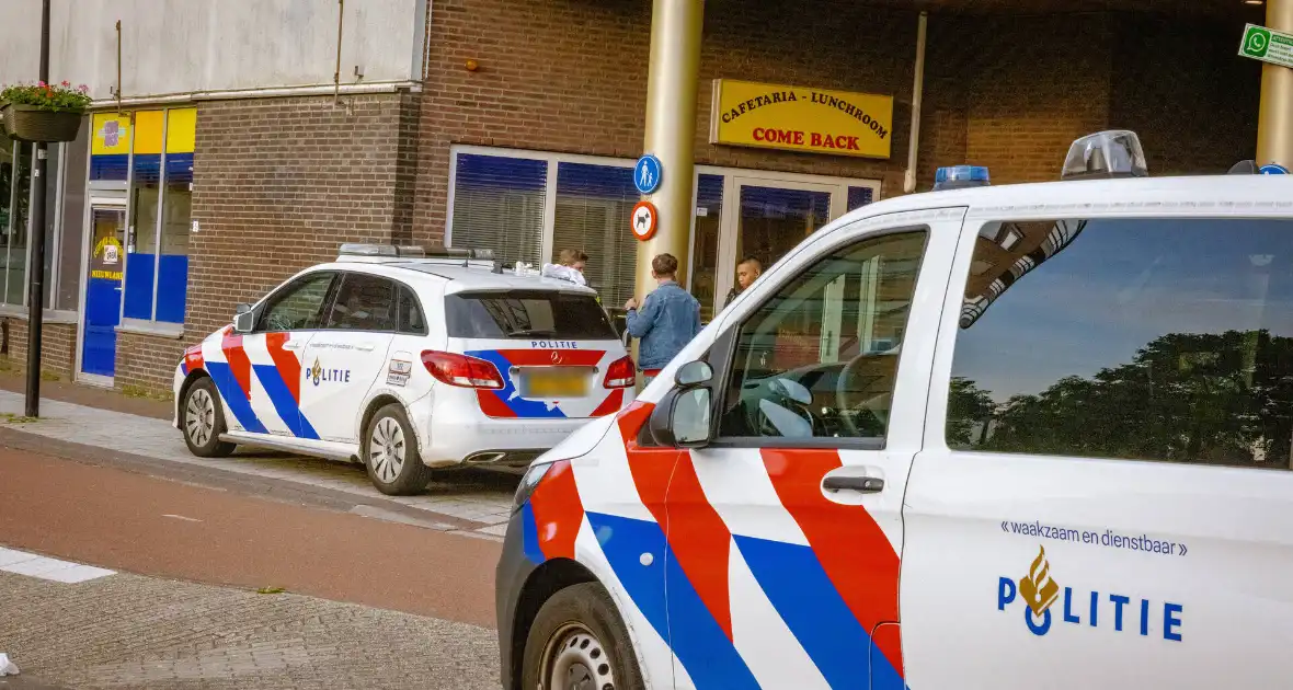 Buitenlandse overlastgever Winkelcentrum De Nieuwe Hof door politie meegenomen - Foto 7