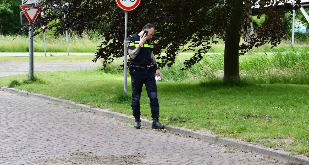 Stadspark afgesloten met afzetlinten na ongeval - Foto 7