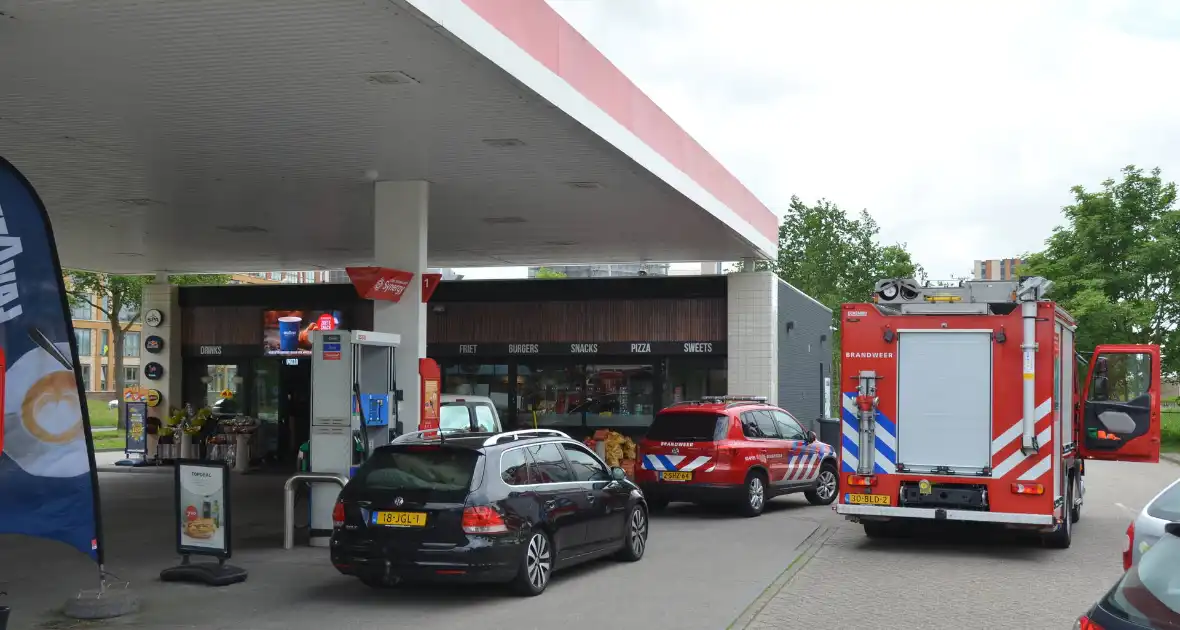 Brand in shop van tankstation snel onder controle - Foto 1
