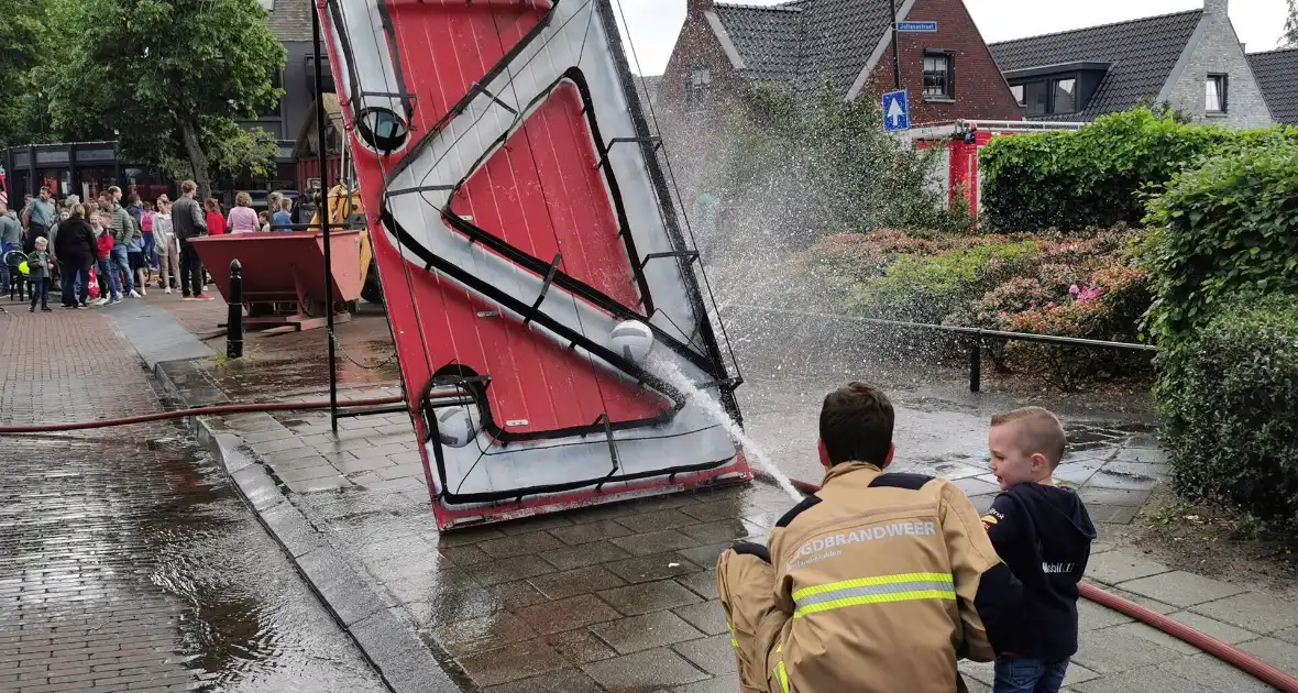 Veel bekijks bij opendag brandweer - Foto 2