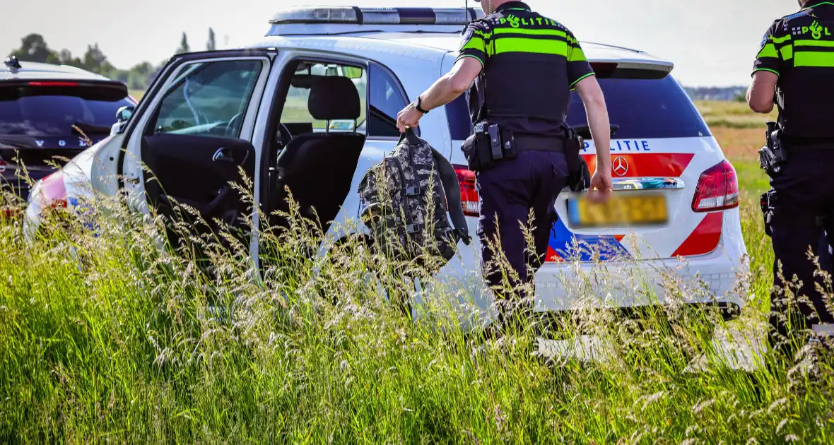 Beschonken brommerrijder belandt in sloot - Foto 1