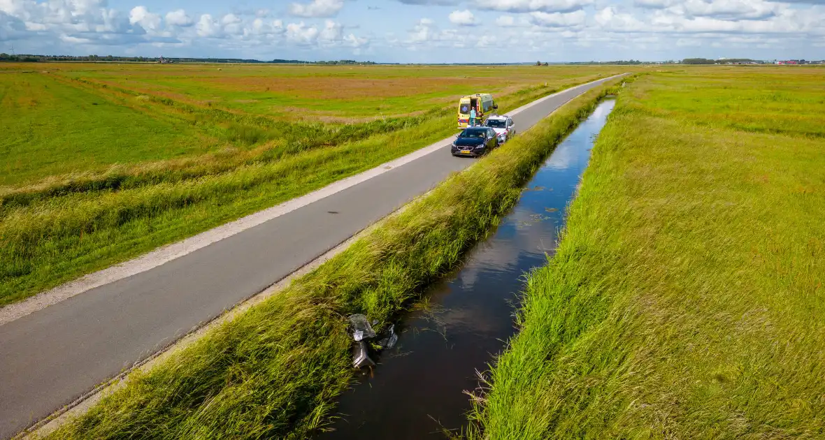 Beschonken brommerrijder belandt in sloot - Foto 6