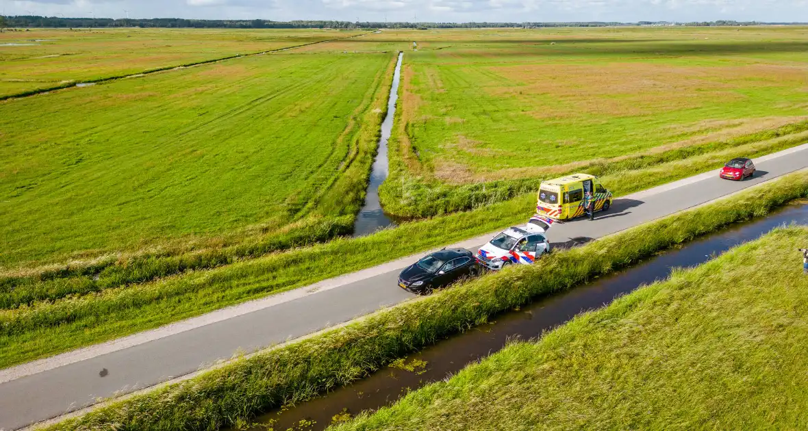 Beschonken brommerrijder belandt in sloot - Foto 8