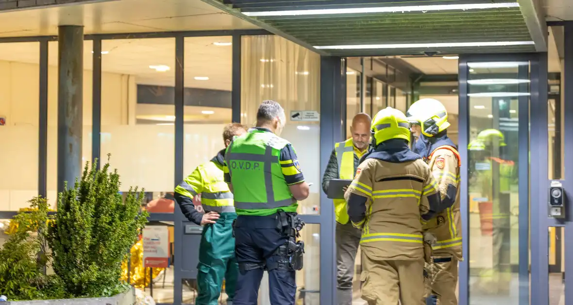 Grote brand bij gezondheidszorg - Foto 8