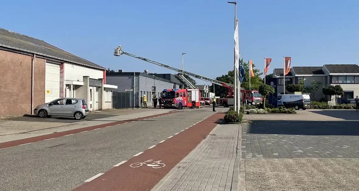 Brand in bedrijfspand metaalverwerker snel onder controle - Foto 1