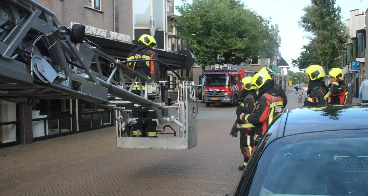 Tegels van gevel vallen naar beneden - Foto 1