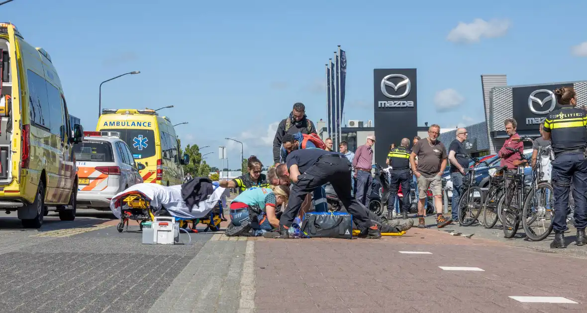 Scooterrijder zwaargewond bij verkeersongeval - Foto 2