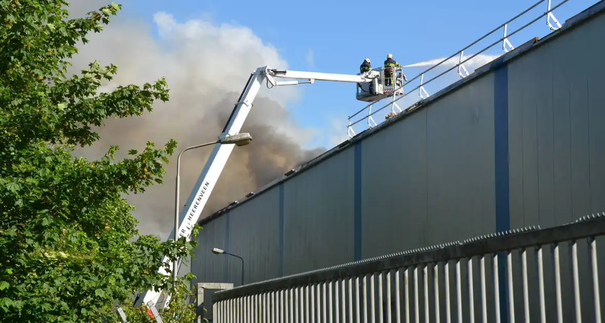 Enorme rookwolken bij brand Bakker Logistiek - Foto 6