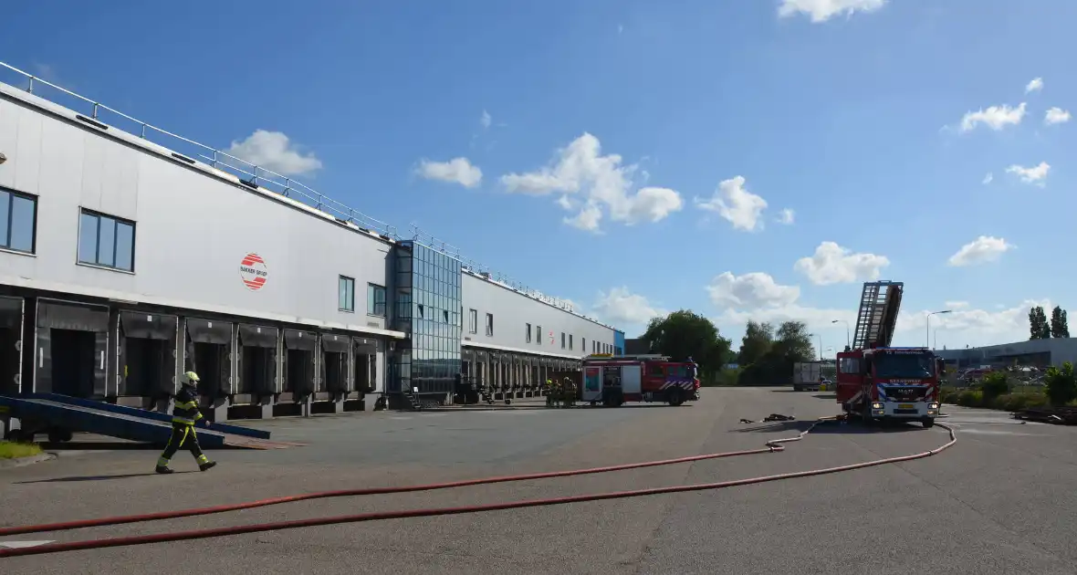 Enorme rookwolken bij brand Bakker Logistiek - Foto 7