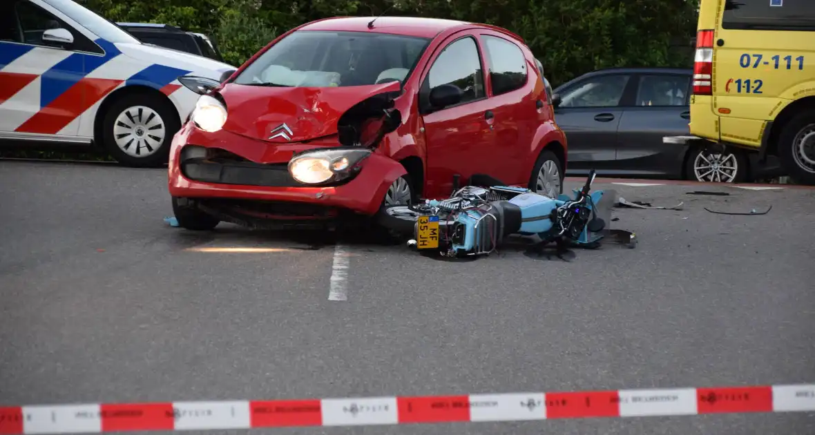 Bestuurder motorfiets zwaargewond bij botsing met auto - Foto 5