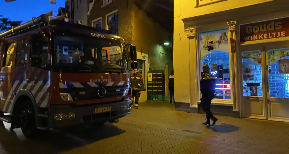 Politie neemt spullen in beslag na brandmelding - Foto 2