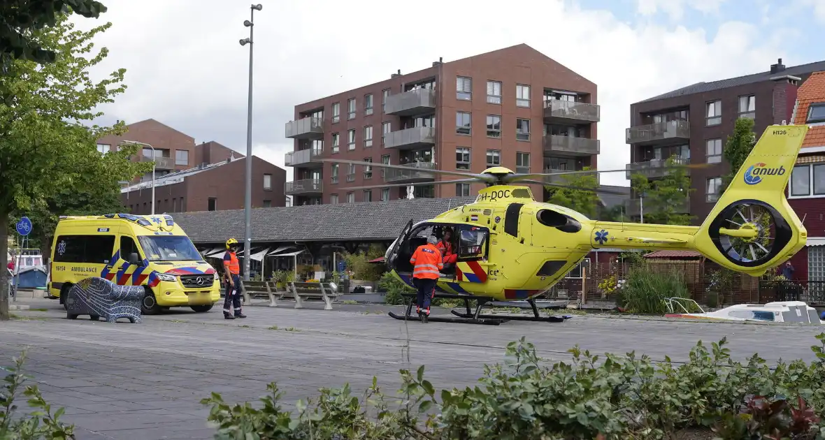 Traumahelikopter landt op De Korte Akkeren voor reanimatie - Foto 5